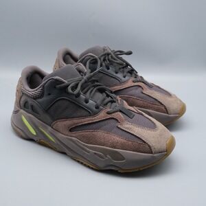 Adidas Yeezy Boost 700 Mens 11 Mauve  EE9614 Suede Mesh Sneakers